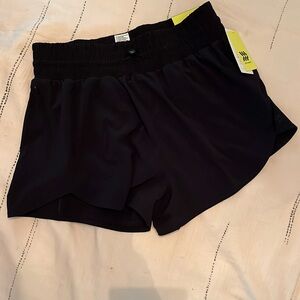 NWT all in motion short
